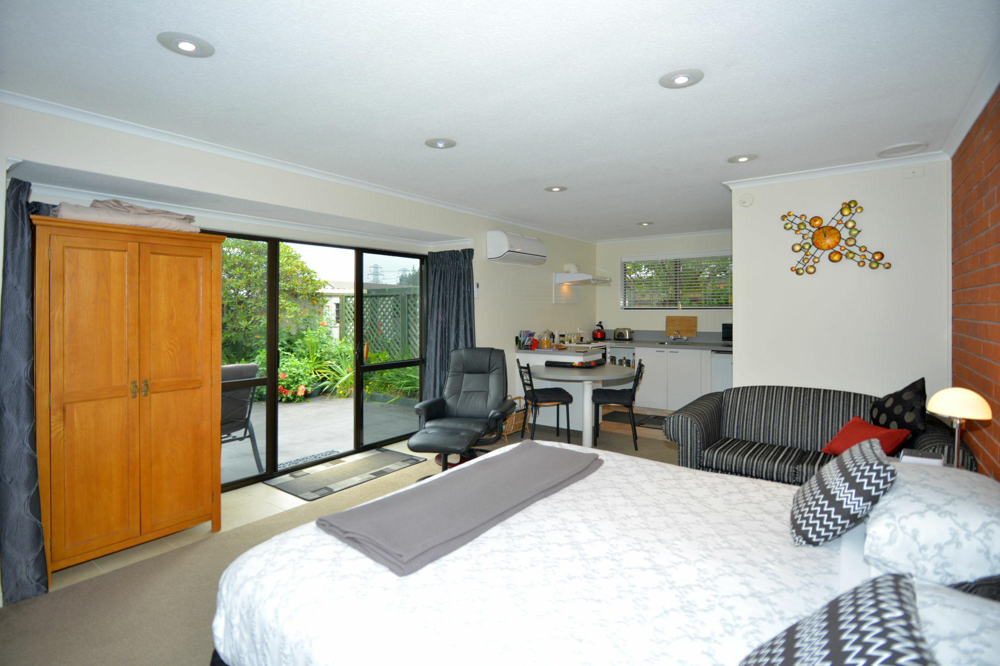 Avenue Westgrove B&B Christchurch Exterior photo